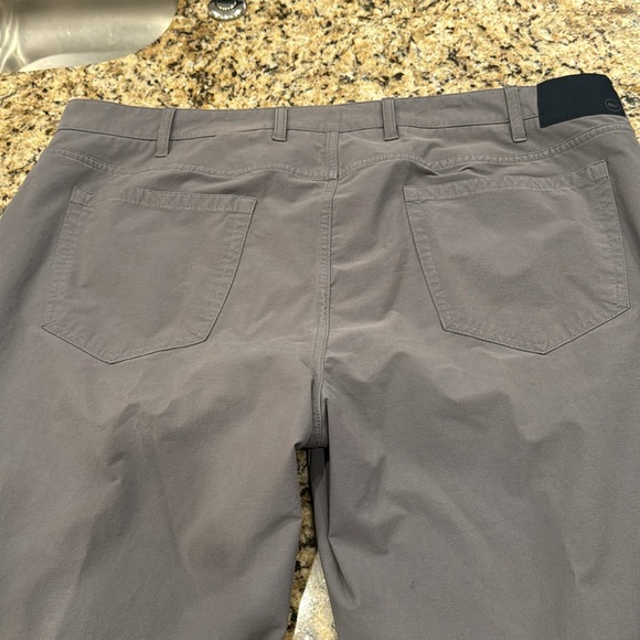 Men’s Vineyard Vines on-the-go 5 pocket pant 44x30 - Picture 8 of 8